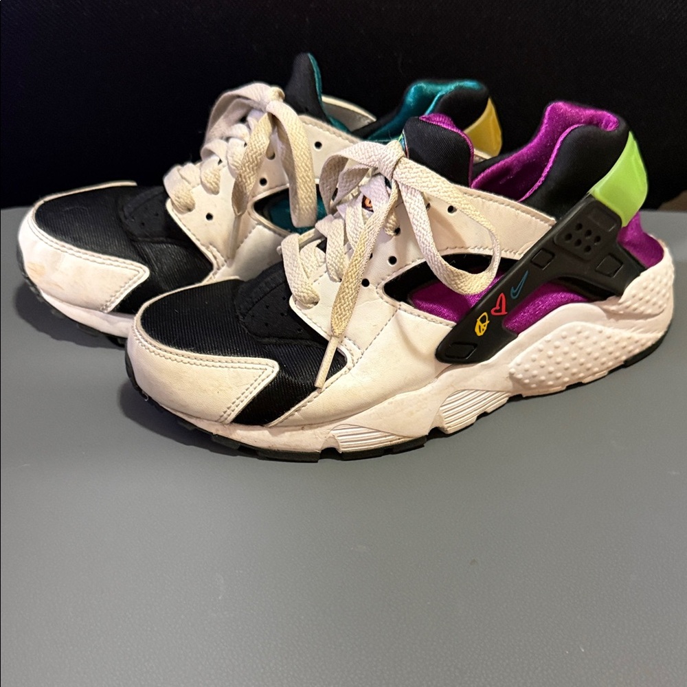 Kids Nike “Peace Love Swoosh” Hurache